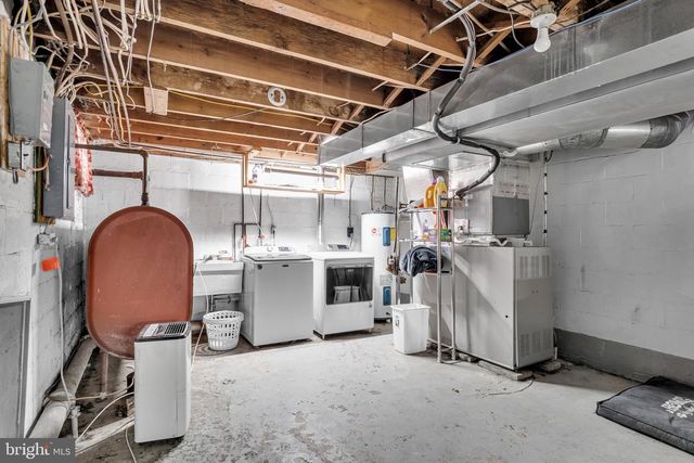 227 LOCUST ST, New Holland, PA 17557