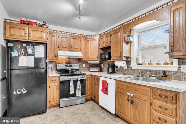 227 LOCUST ST, New Holland, PA 17557