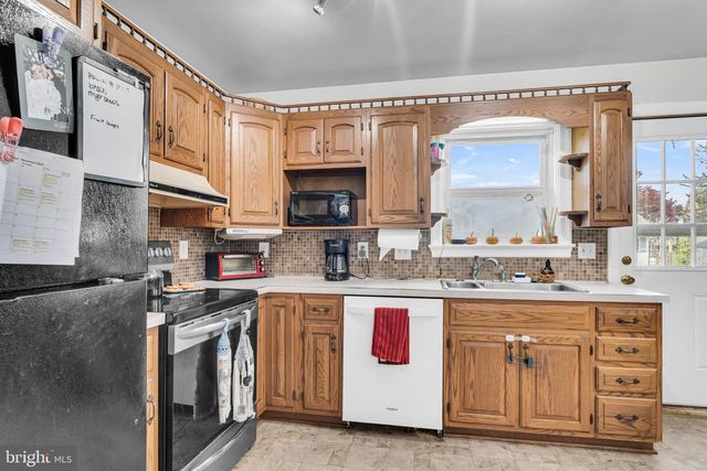 227 LOCUST ST, New Holland, PA 17557