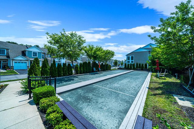 32 Avery Way, Blue Point, NY 11772