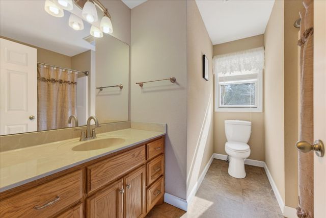 104 Oak Crest Dr, Tennessee Ridge, TN 37178