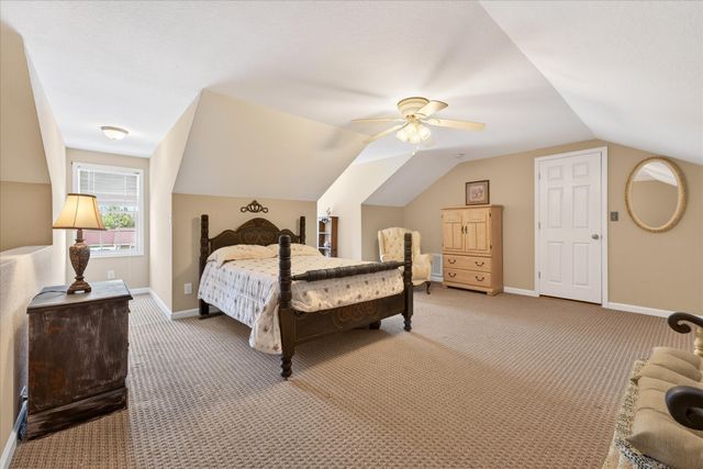 104 Oak Crest Dr, Tennessee Ridge, TN 37178