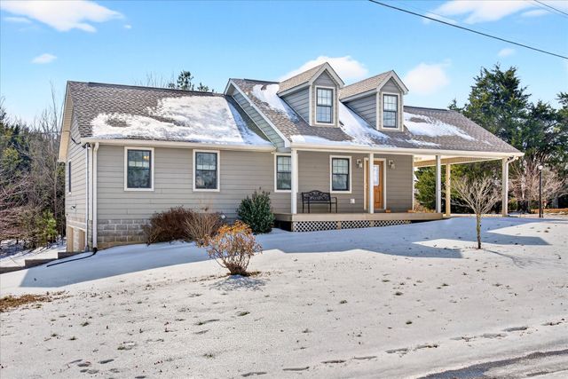 104 Oak Crest Dr, Tennessee Ridge, TN 37178