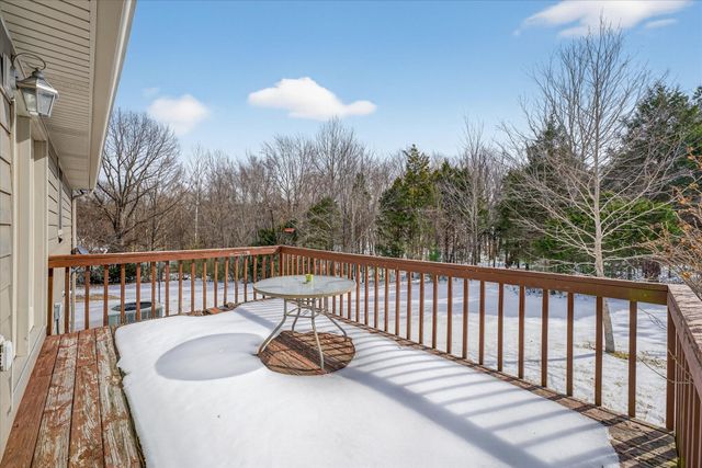 104 Oak Crest Dr, Tennessee Ridge, TN 37178