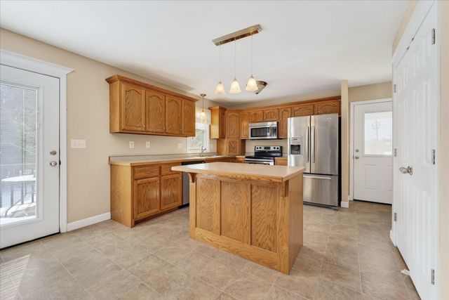 104 Oak Crest Dr, Tennessee Ridge, TN 37178