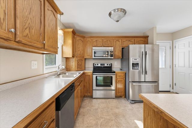 104 Oak Crest Dr, Tennessee Ridge, TN 37178