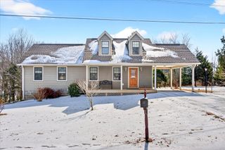 104 Oak Crest Dr, Tennessee Ridge, TN 37178