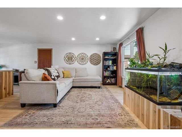 3550 W Mountain Rd, Englewood, CO 80110