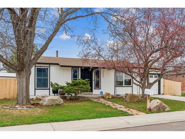 3550 W Mountain Rd, Englewood, CO 80110