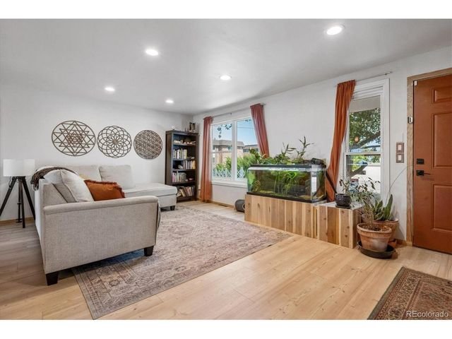 3550 W Mountain Rd, Englewood, CO 80110