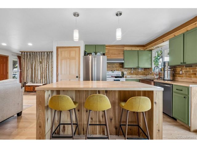 3550 W Mountain Rd, Englewood, CO 80110