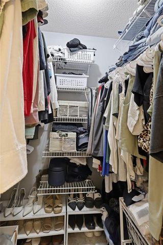 1916 NE Gatewood Drive, Lee's Summit, MO 64086