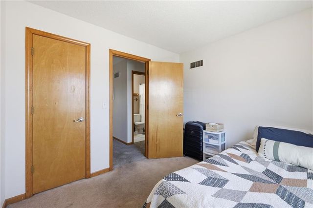 1916 NE Gatewood Drive, Lee's Summit, MO 64086