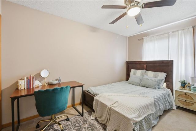 1916 NE Gatewood Drive, Lee's Summit, MO 64086