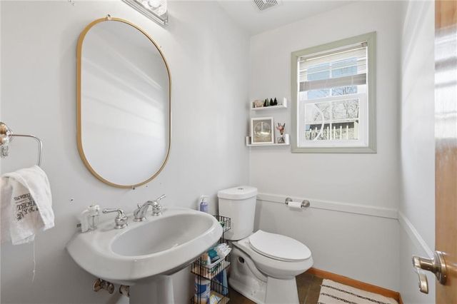 1916 NE Gatewood Drive, Lee's Summit, MO 64086