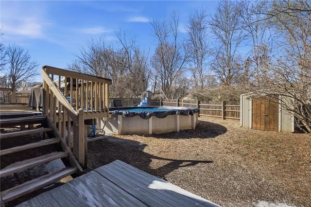 1916 NE Gatewood Drive, Lee's Summit, MO 64086