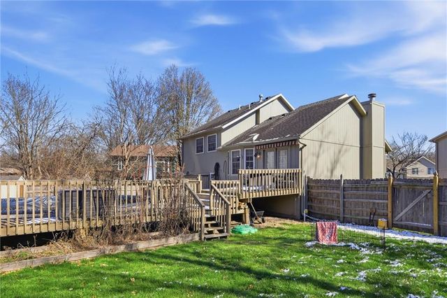 1916 NE Gatewood Drive, Lee's Summit, MO 64086