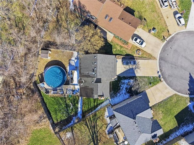 1916 NE Gatewood Drive, Lee's Summit, MO 64086