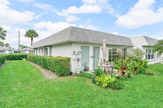2638 E Gately Dr E 85, West Palm Beach, FL 33415