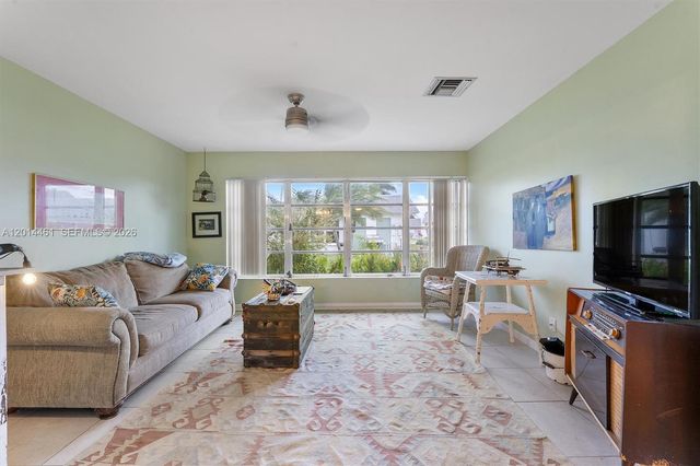 2638 E Gately Dr E 85, West Palm Beach, FL 33415