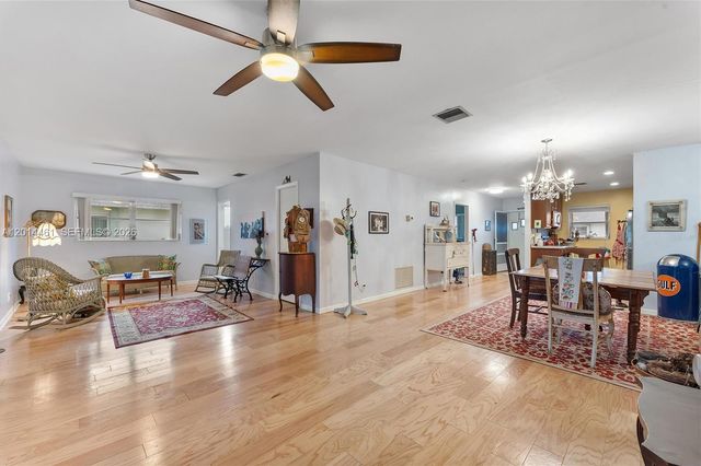 2638 E Gately Dr E 85, West Palm Beach, FL 33415