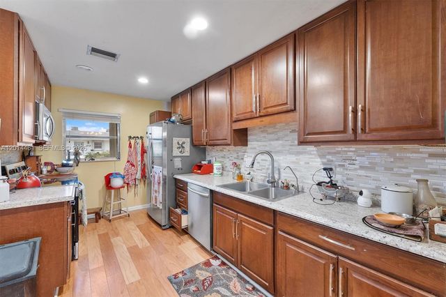 2638 E Gately Dr E 85, West Palm Beach, FL 33415