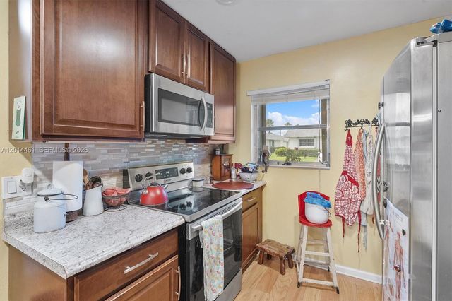 2638 E Gately Dr E 85, West Palm Beach, FL 33415
