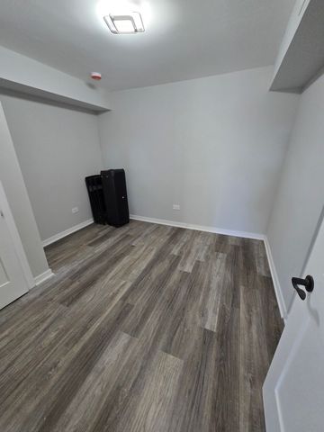 10615 Schubert Avenue, Melrose Park, IL 60164