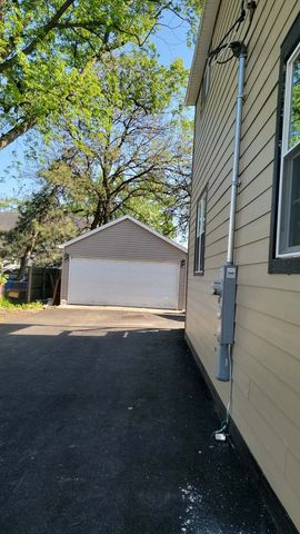 10615 Schubert Avenue, Melrose Park, IL 60164