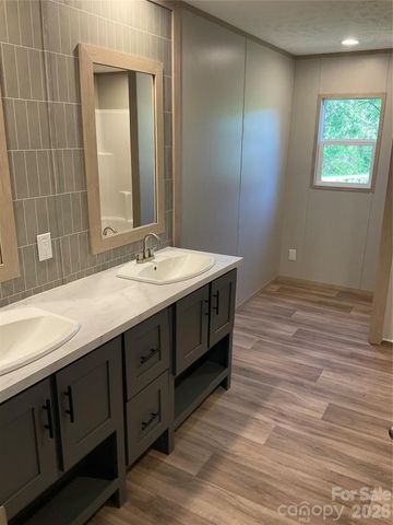 2226 Harris Henrietta Road, Mooresboro, NC 28114