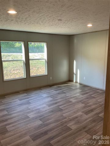2226 Harris Henrietta Road, Mooresboro, NC 28114