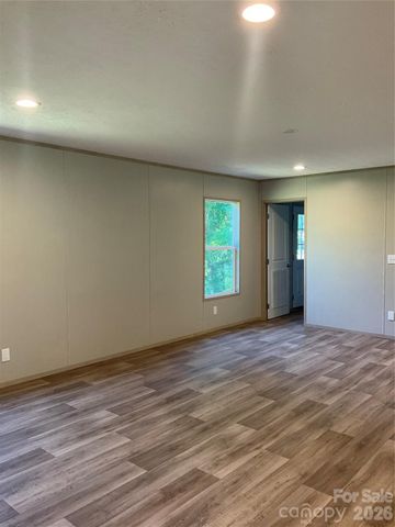 2226 Harris Henrietta Road, Mooresboro, NC 28114