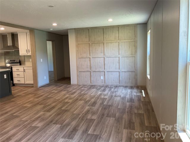 2226 Harris Henrietta Road, Mooresboro, NC 28114