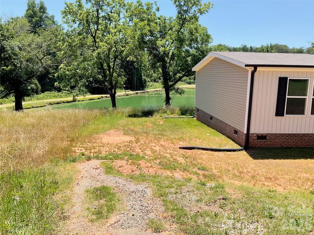 2226 Harris Henrietta Road, Mooresboro, NC 28114