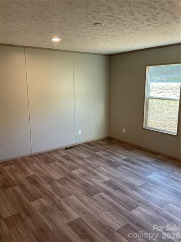 2226 Harris Henrietta Road, Mooresboro, NC 28114