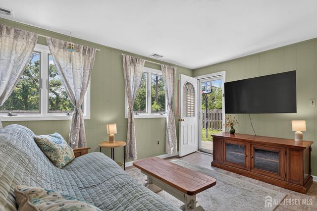 38 Bruce Court, Milltown, NJ 08850
