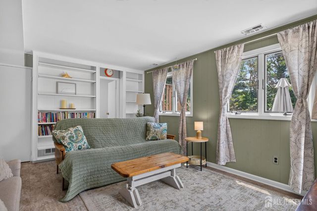 38 Bruce Court, Milltown, NJ 08850
