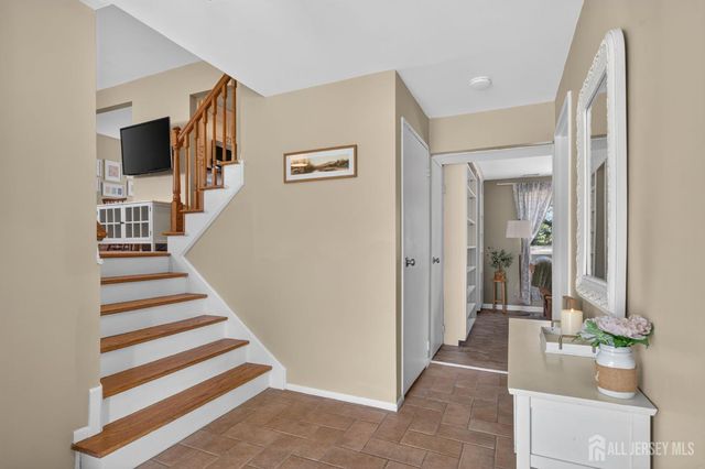 38 Bruce Court, Milltown, NJ 08850