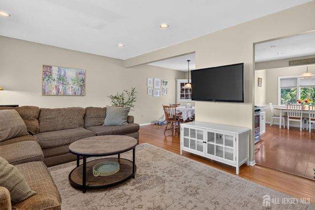 38 Bruce Court, Milltown, NJ 08850