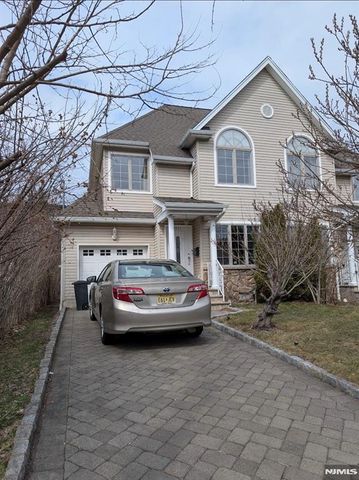 2471 7th Street, Fort Lee, NJ 07024