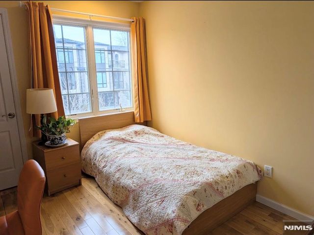 2471 7th Street, Fort Lee, NJ 07024