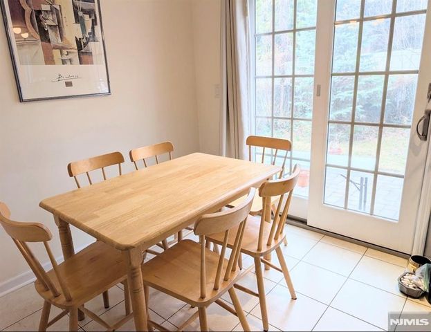 2471 7th Street, Fort Lee, NJ 07024