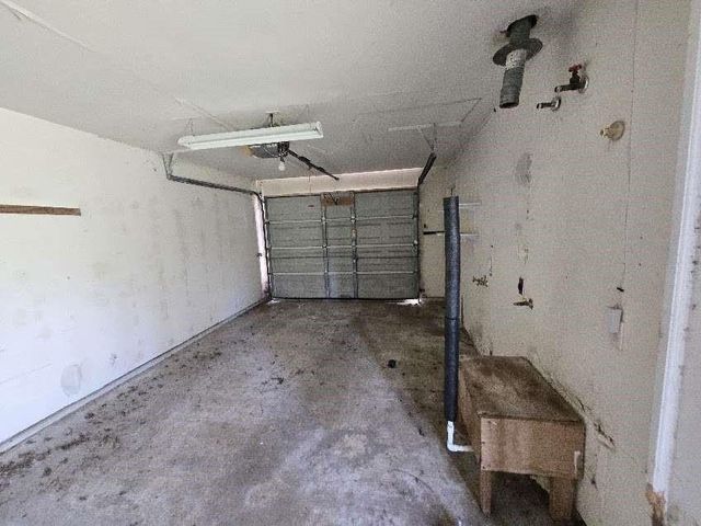 509 Bobcat Lane, Daisetta, TX 77533