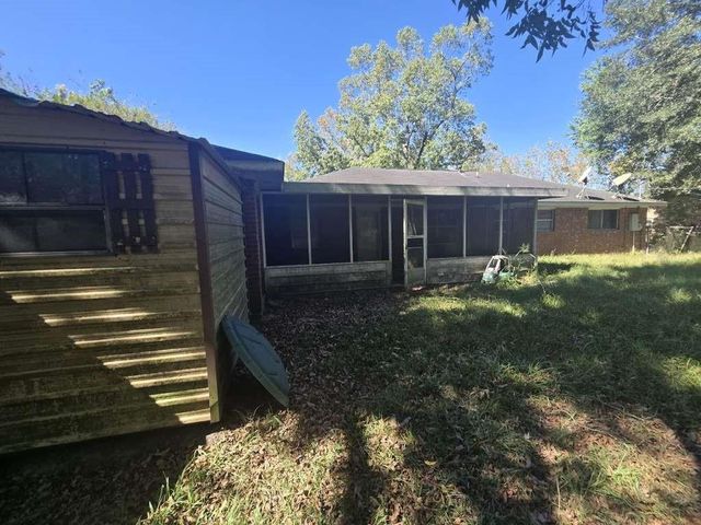 509 Bobcat Lane, Daisetta, TX 77533