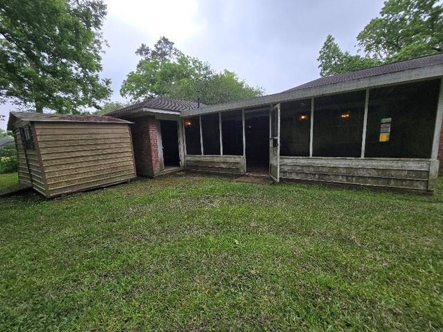 509 Bobcat Lane, Daisetta, TX 77533