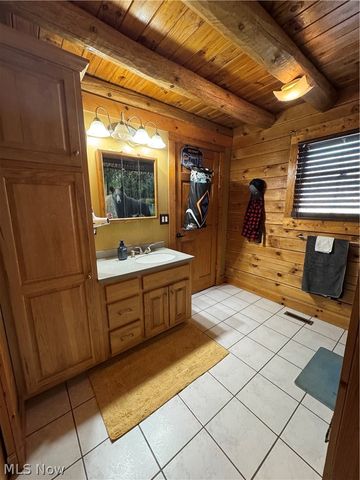 1449 St Rte 124, Coolville, OH 45723