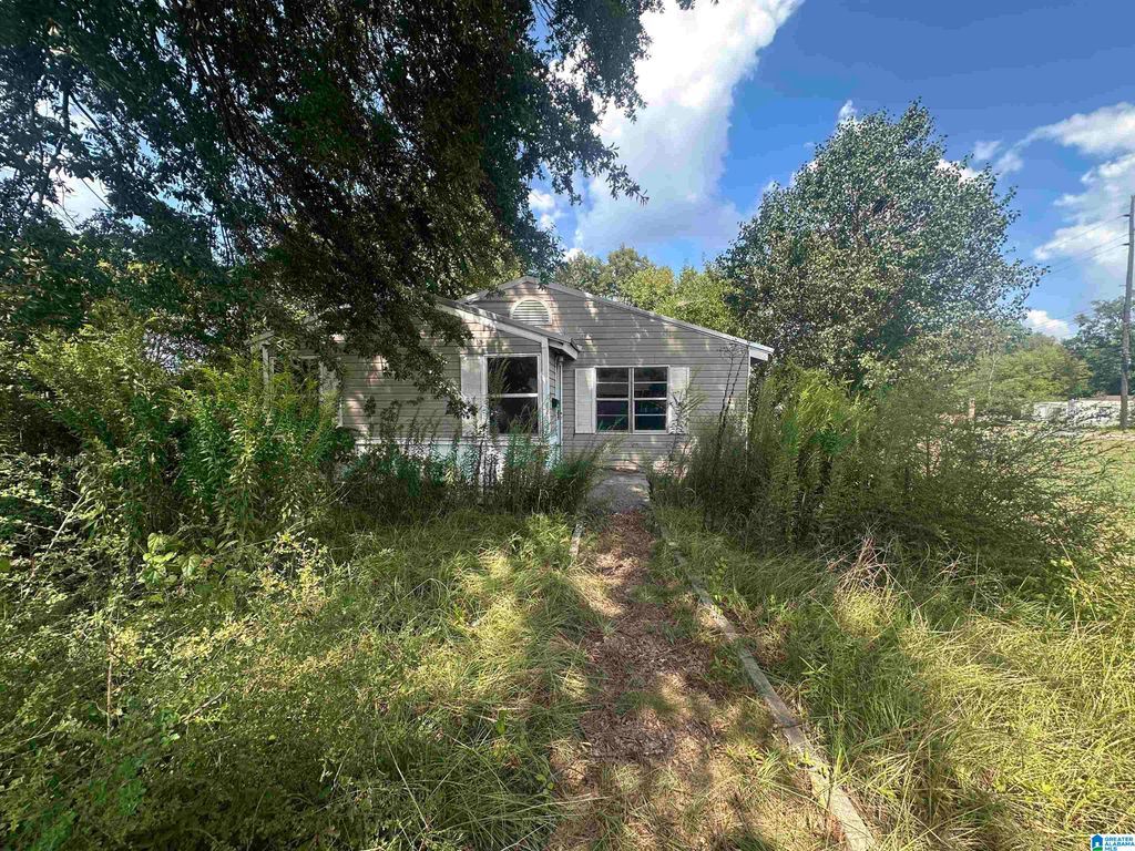 1805 16TH WAY N, Bessemer, AL 35020