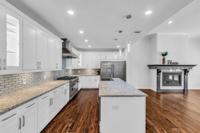 17 Bellingham Court, Montgomery, TX 77356