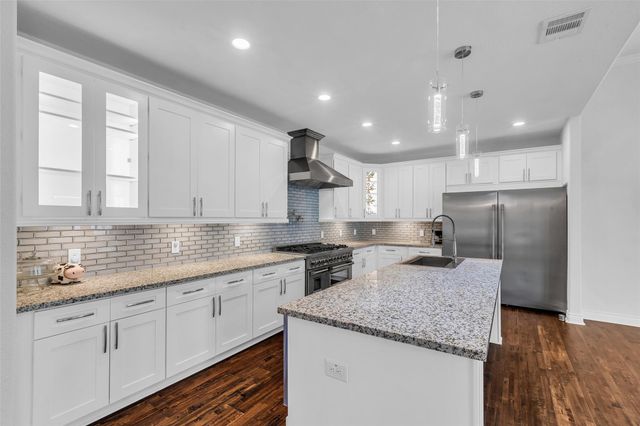 17 Bellingham Court, Montgomery, TX 77356