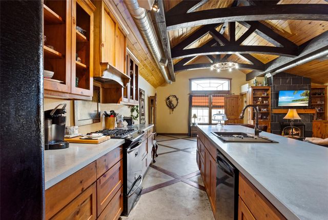 3414 Avenue C, Dickinson, TX 77539